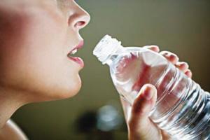 这些不良的饮水习惯正在危害你的肾脏健康！
