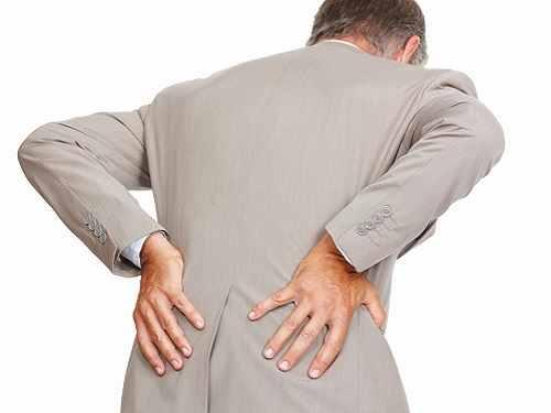 老人因为强直性脊柱炎疼痛难忍应该怎么办？