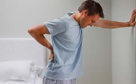 强直性脊柱炎出现疼痛时，哪些办法可以缓解？