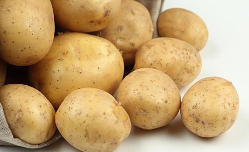 你只知道土豆发芽了不能吃？这些土豆也不能吃！
