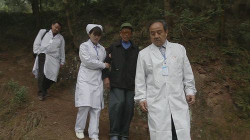 王怀庆主任投身“风湿村”援救大部队，为每位患者带来希望！