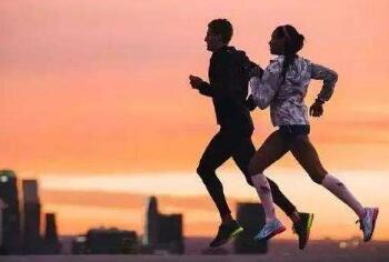 想通过跑步来减肥？那慢跑好还是快跑好呢？