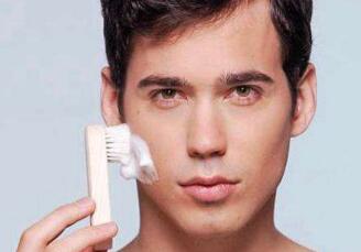 男性的护肤工作可以不像女性这么细致？男性的肌肤更需要呵护！