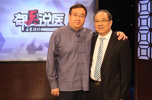郑州痛风风湿病医院王怀庆主任和那威合影留念 郑州痛风风湿病医院王怀庆主任和那威合影留念.jpg