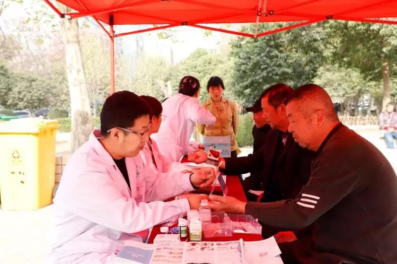 郑州痛风风湿病医院宣传健康，提高意识
