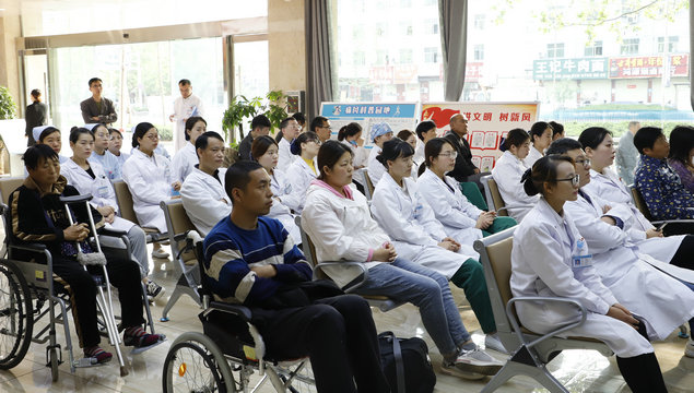 中医微创可视针刀镜【中原地区临床应用】新闻发布会在我院顺利召开 郑州痛风风湿病医院中医微创可视针刀镜新闻发布会顺利召开